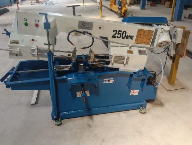 Band Saw Cutting Machine